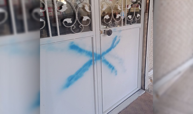 Şanlıurfa'da HDP'nin kapısına çarpı işareti konuldu