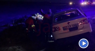 Şanlıurfa'da otomobil kontrolden çıktı