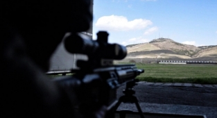 Sınırda büyük çatışma! 2 YPGli etkisiz hale getirildi