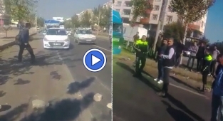 Siverek'te gerginlik: Mahalleli yolu trafiğe kapattı