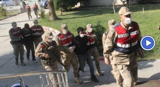 Urfa'da hareketli dakikalar! Jandarmadan kaçan şahıs ateş açtı