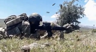 Urfa sınırında çatışma! 2 terörist etkisiz hale getirildi