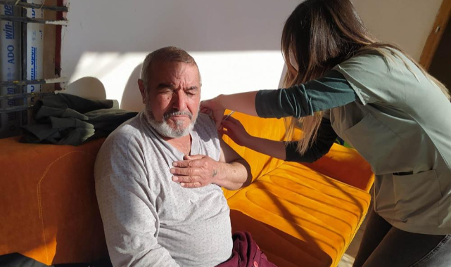 Viranşehir'de 30 mobil ekip ile aşılama yapılıyor