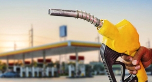 Akaryakıta bir zam daha geldi