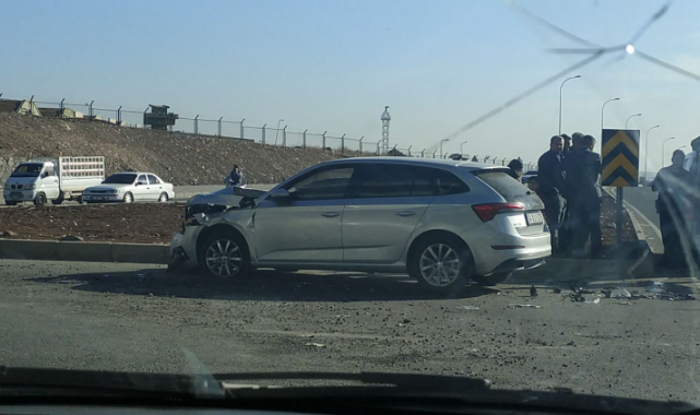 Ataşehir Kavşağında yine kaza! Trafik durdu