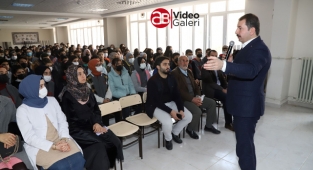 Baydilli öğrencilerle söyleşide buluştu