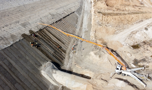 Birecik Mezra Gölet'inde çalışmalar devam ediyor