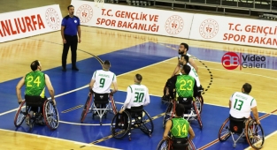 Büyükşehir tekerlekli sandalyede galibiyet sevinci