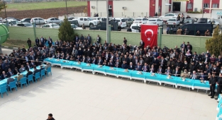 Ceylanpınar'da eski başkan ile yeni başkanın akrabaları barıştı