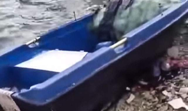 Fırat'ta balıkçı tekneleri alabora oldu