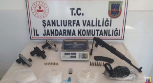 Jandarma Genel Komutanlığı açıkladı: Suruç'ta uyuşturucu ve silah yakalandı