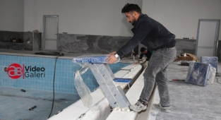 Karaköprü’de kapalı yüzme havuzu çalışmaları sürüyor