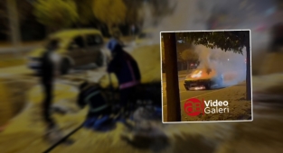 Karaköprü'de yolda giden otomobil böyle yandı