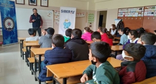 Öğrencilere siber zorbalıkla mücadele eğitimi