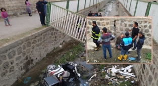 Şanlıurfa’da engelli aracı dereye uçtu