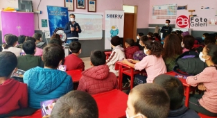 Şanlıurfa'da polisten öğrencilere 'siber' eğitim