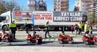 Şanlıurfa'da yüzlerce öğrenciye trafik eğitimi verildi