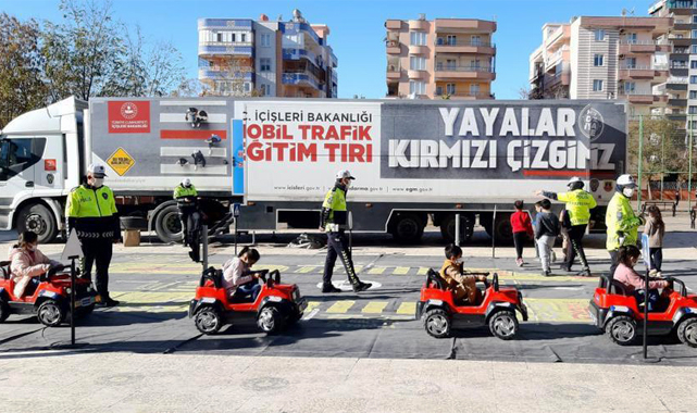 Şanlıurfa'da yüzlerce öğrenciye trafik eğitimi verildi