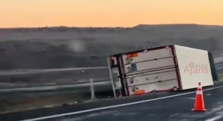 Siverek cehennem deresinde tır kazası