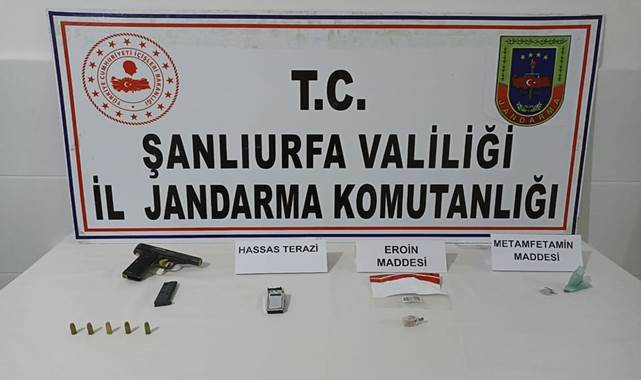 Suruç'ta uyuşturucu madde ve ruhsatsız silah ele geçirildi 