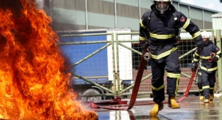 Urfa'da benzinlikte yangın çıktı