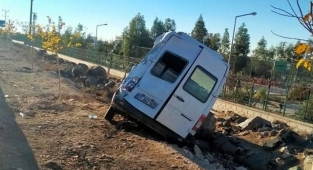 Urfa'da öğrenci servisi kaza yaptı