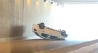 Urfa'da trafik kazası! Araçlar kafa kafaya çarpıştı