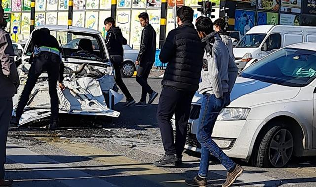 Urfa'da trafik kazası! Yaralı kadın hastaneye kaldırıldı
