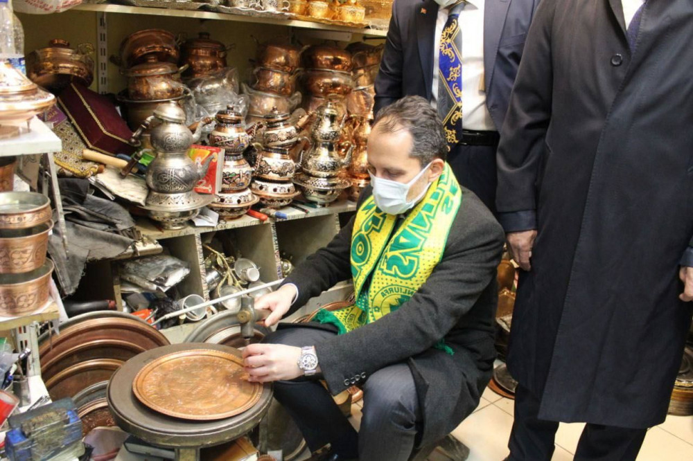 Erbakan, Balıklıgöl’de vatandaş ve esnafla buluştu