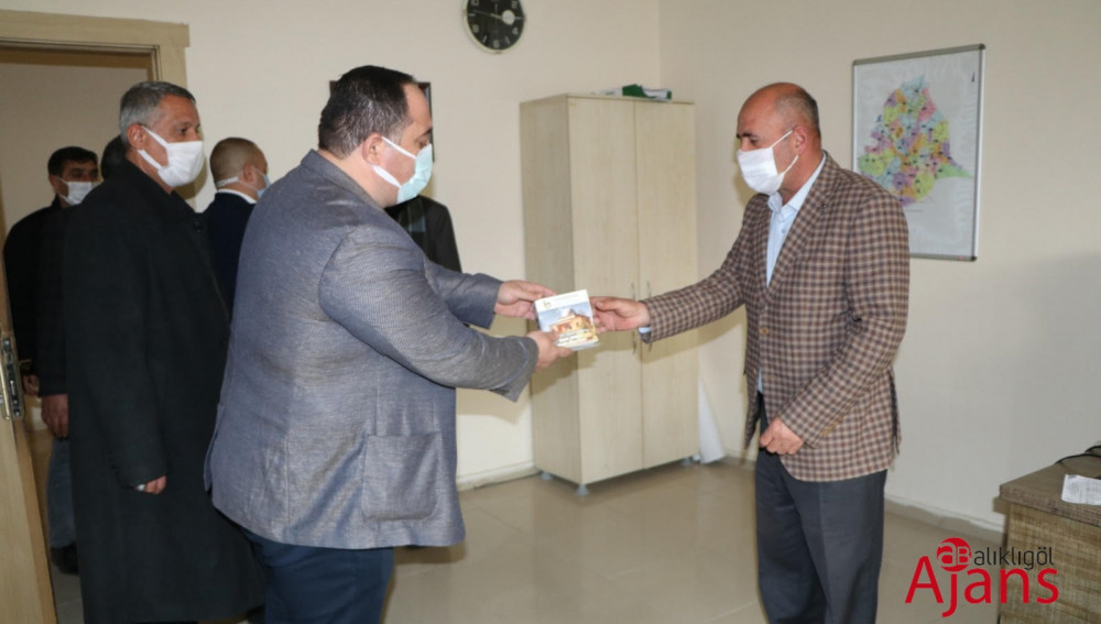 Viranşehir Belediyesi 10 bin kandil simidi dağıttı