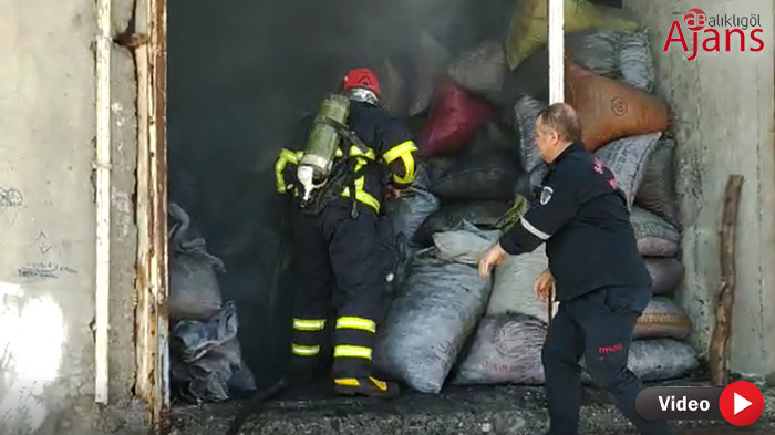 Şanlıurfa’da kömür deposu yandı: Bir kişi zehirlendi