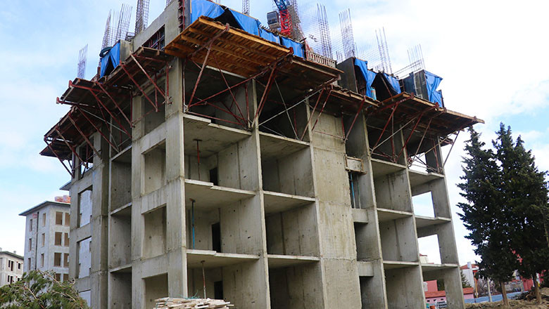 Şanlıurfa’da inşaat işçisi dördüncü kattan düştü!