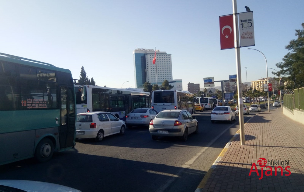 Abide’de trafik kazası: trafik alt üst oldu