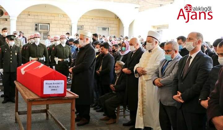 Trafik kazasında hayatını kaybeden asker toprağa verildi