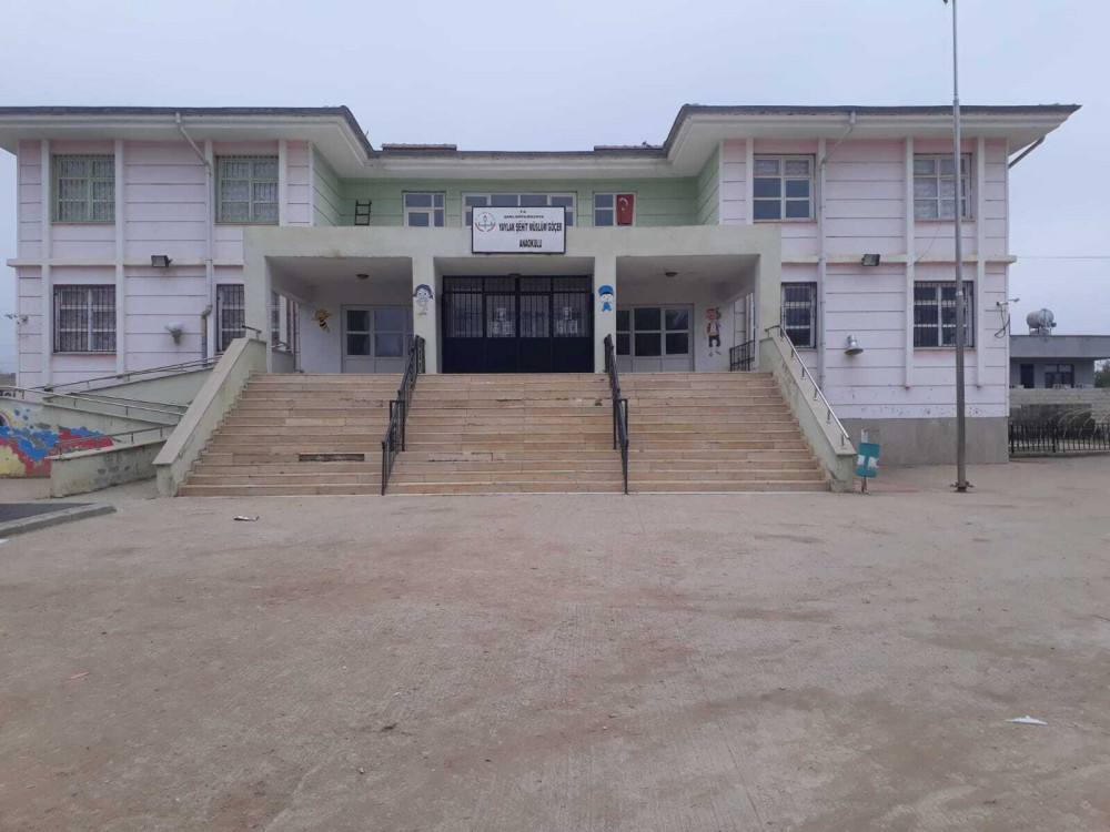 Bozova’nın hırsızlarla başı dertte: Bu kez anaokulu…