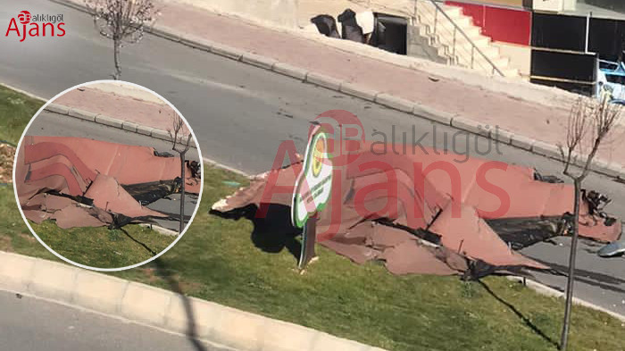 Şanlıurfa'da şiddetli rüzgar çatıyı uçurdu