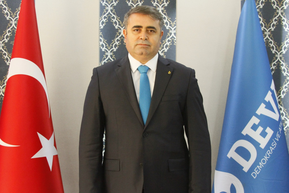 Kutlamakla kalmadı, sorunları peş peşe sıraladı