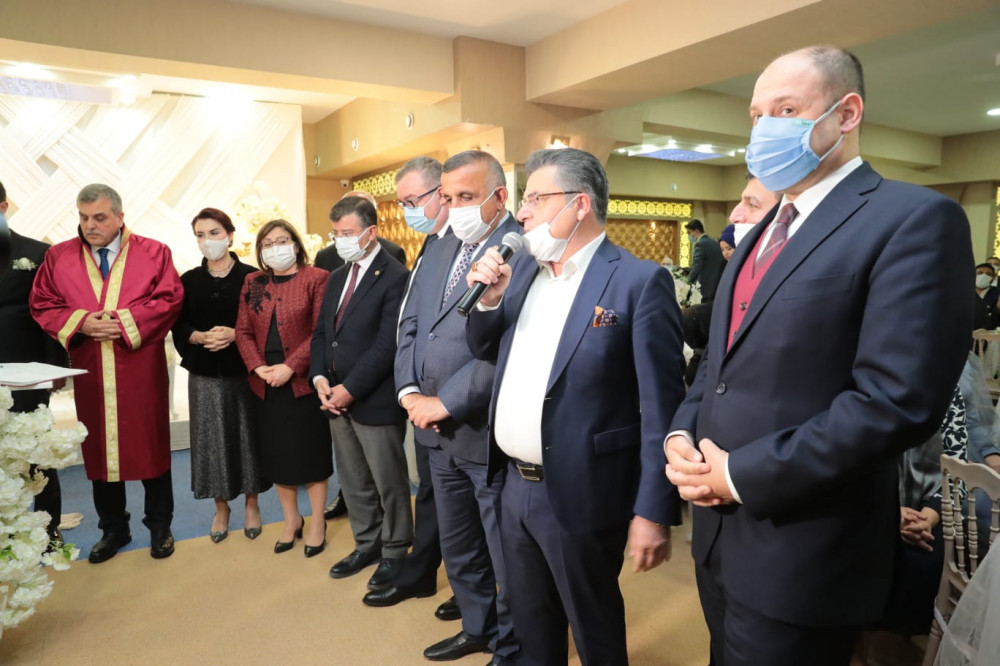 AK Partili siyasileri bir araya getiren nikah