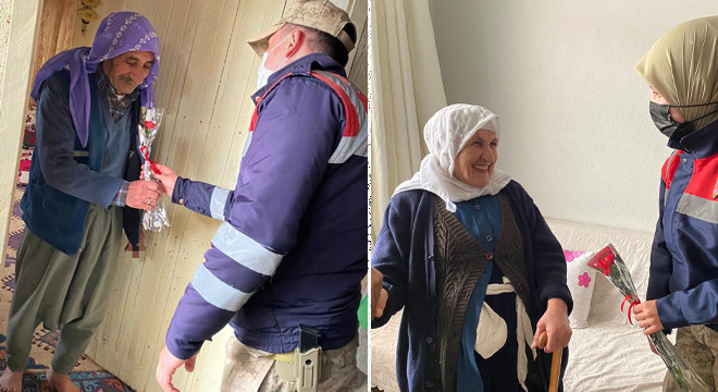 Siverek'te yaşlılara jandarmadan sürprizi