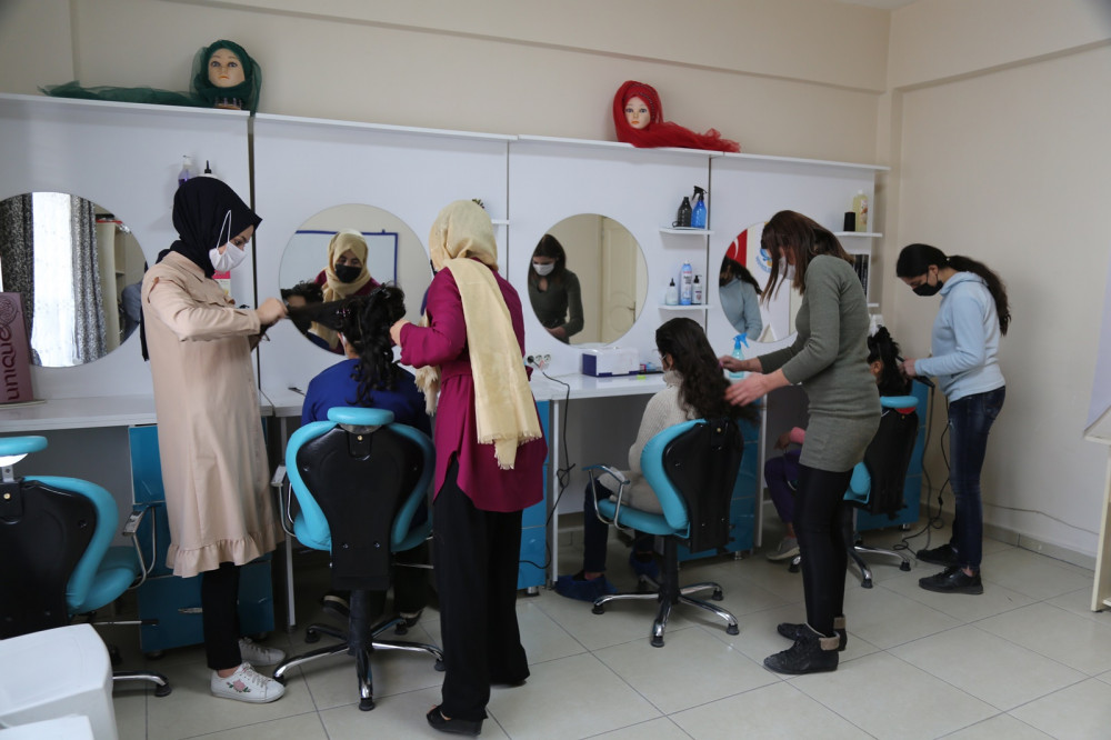 Haliliye’de kadınlara mesleki kurslar veriliyor