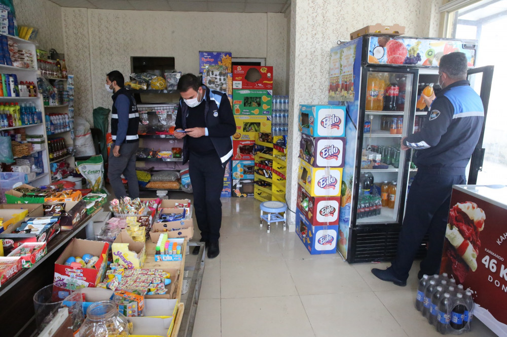 Ekipler okul çevrelerini denetledi: 384 ürüne el koydu