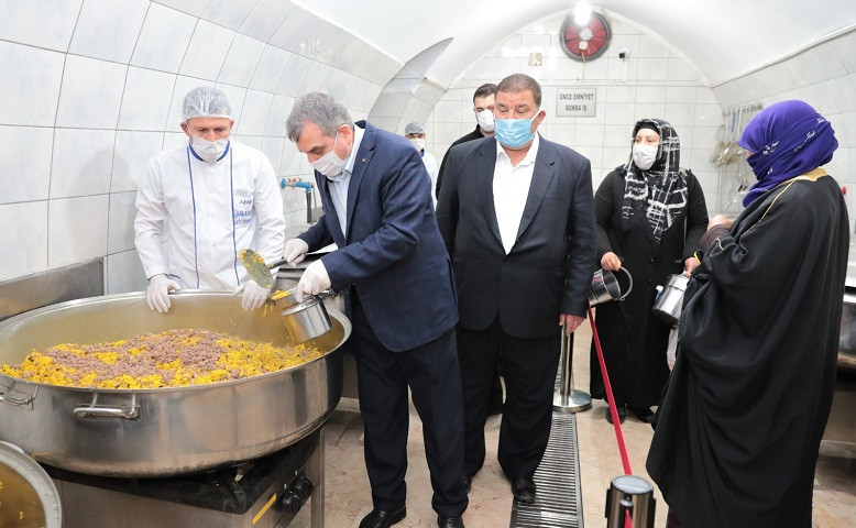 Beyazgül’den aşevine ziyaret