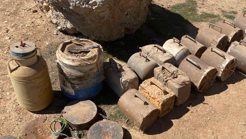 Urfa sınırında operasyon: Çok sayıda patlayıcı ele geçirildi