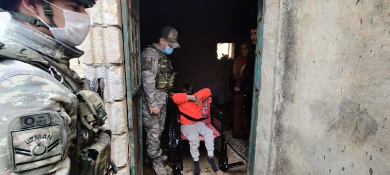 Mehmetçik, 9 yaşındaki diyaliz hastasının isteğini yerine getirdi