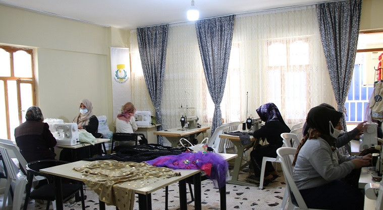 Şanlıurfa’da açılan kurslarla kadınlar meslek öğreniyor
