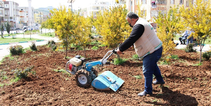 Haliliye’de parkların eksikleri gideriliyor
