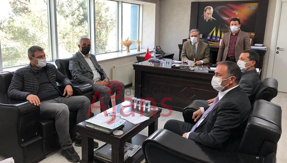 Hilvan'dan bir heyet DEDAŞ müdürü ile Kuskunlu'yu görüştü