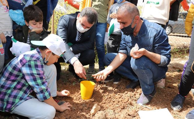 Çocuklar çevre şenliğine ilgi gösterdi