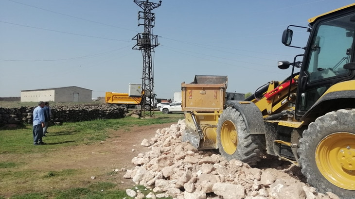 Viranşehir kırsalında mahallelerde stabilize yol çalışması