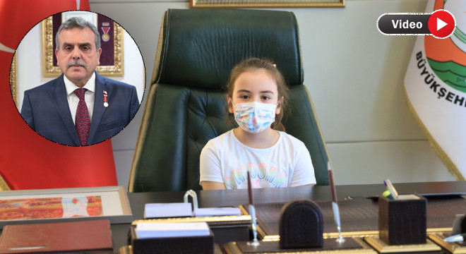 Beyazgül koltuğu bıraktı